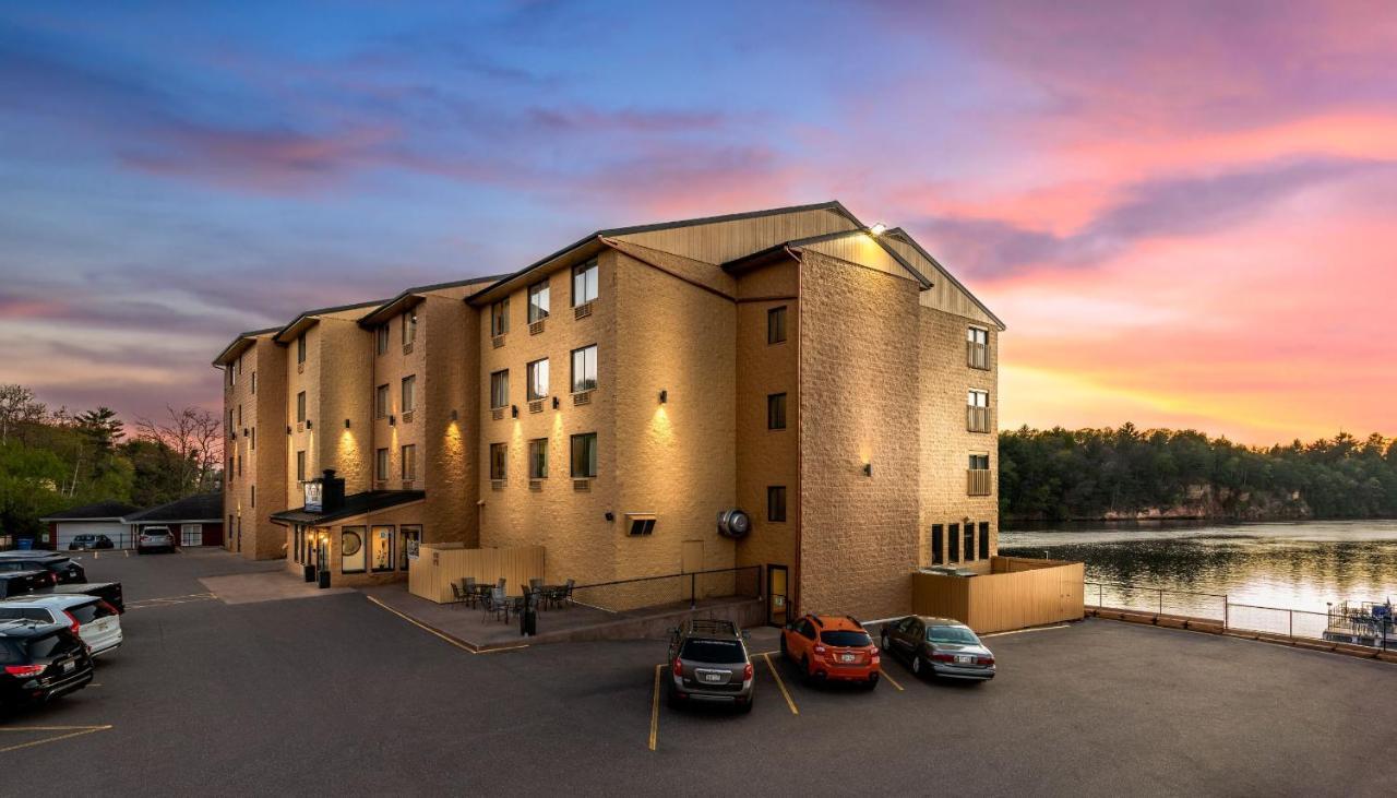 The Vue Boutique Hotel & Boathouse Wisconsin Dells Exterior photo