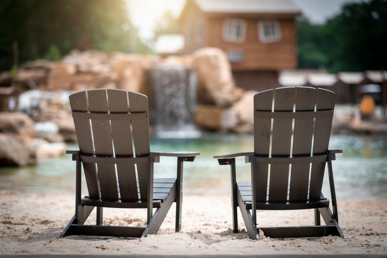 The Vue Boutique Hotel & Boathouse Wisconsin Dells Exterior photo